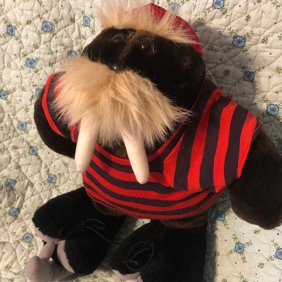 SOLD! Vintage Double Toe Wally Skating Walrus - Picture 9 of 12